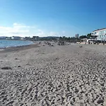T2 Paisible, Wifi, Proche Et Pinède *