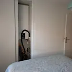 T2 Paisible, Wifi, Proche Et Pinede Lägenhet *