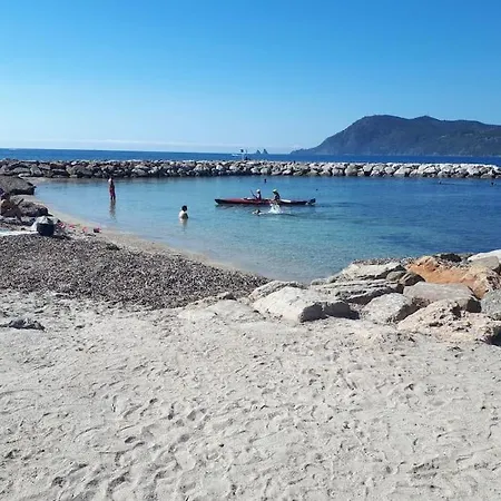 Apartmán T2 Paisible, Wifi, Proche Et Pinede Saint-Mandrier-sur-Mer