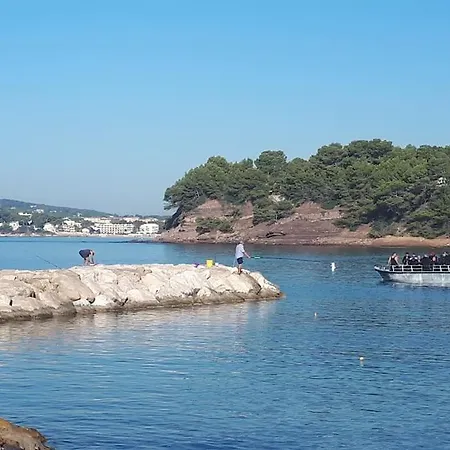 T2 Paisible, Wifi, Proche Et Pinede Apartmán