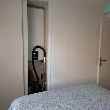 T2 Paisible, Wifi, Proche Et Pinede Apartmán *