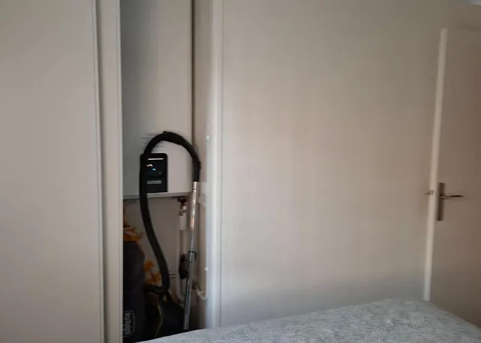 T2 Paisible, Wifi, Proche Et Pinede Apartman *